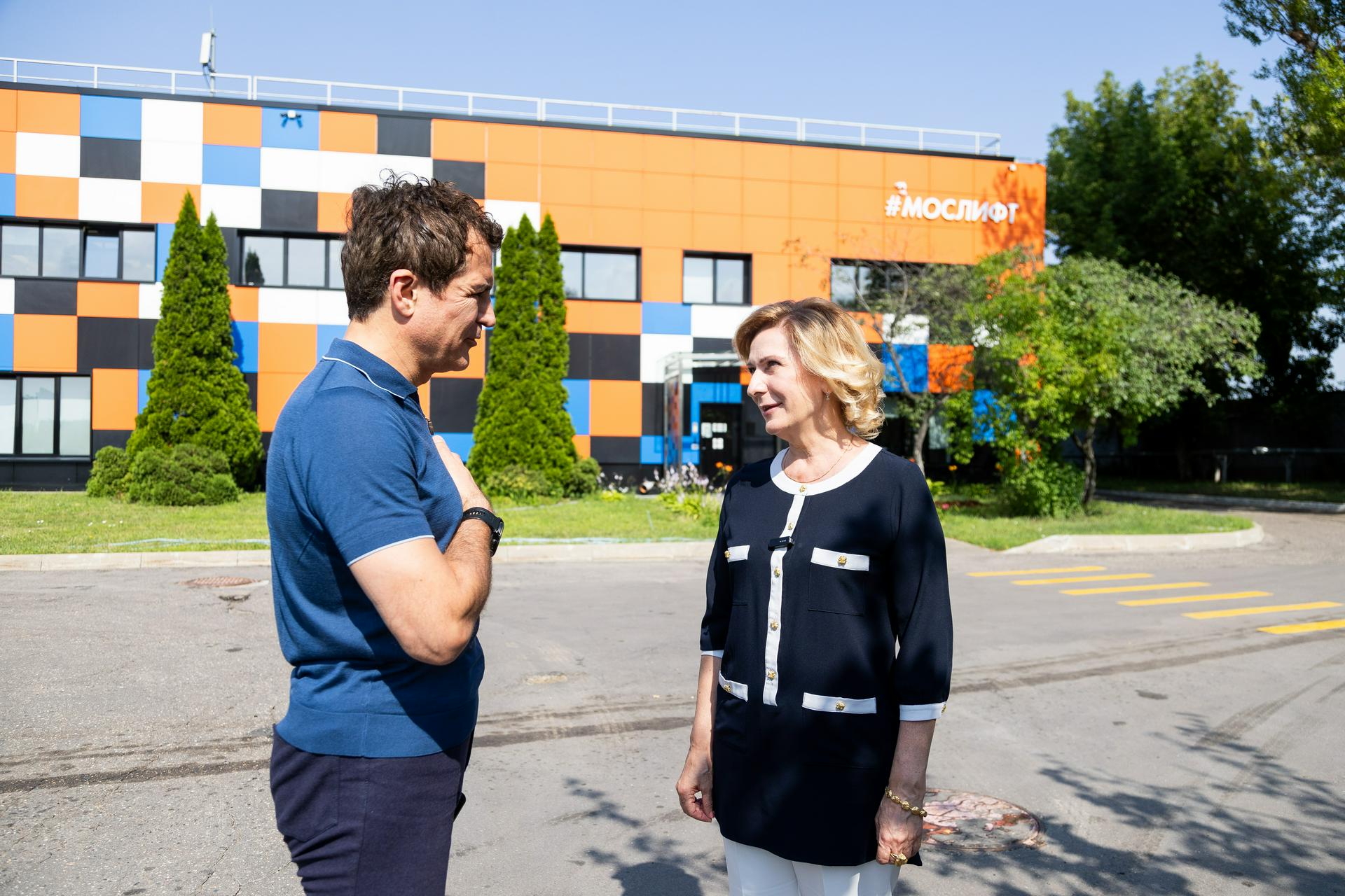 Сенатор Святенко ознакомилась с работой производственного центра «Мослифт» в Марьине