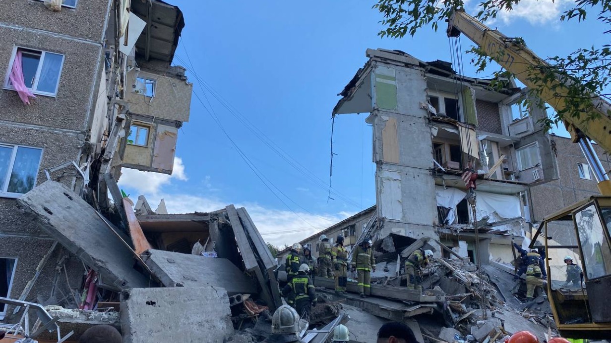 Десятки людей под завалами: что известно о взрыве газа в пятиэтажке в Нижнем Тагиле