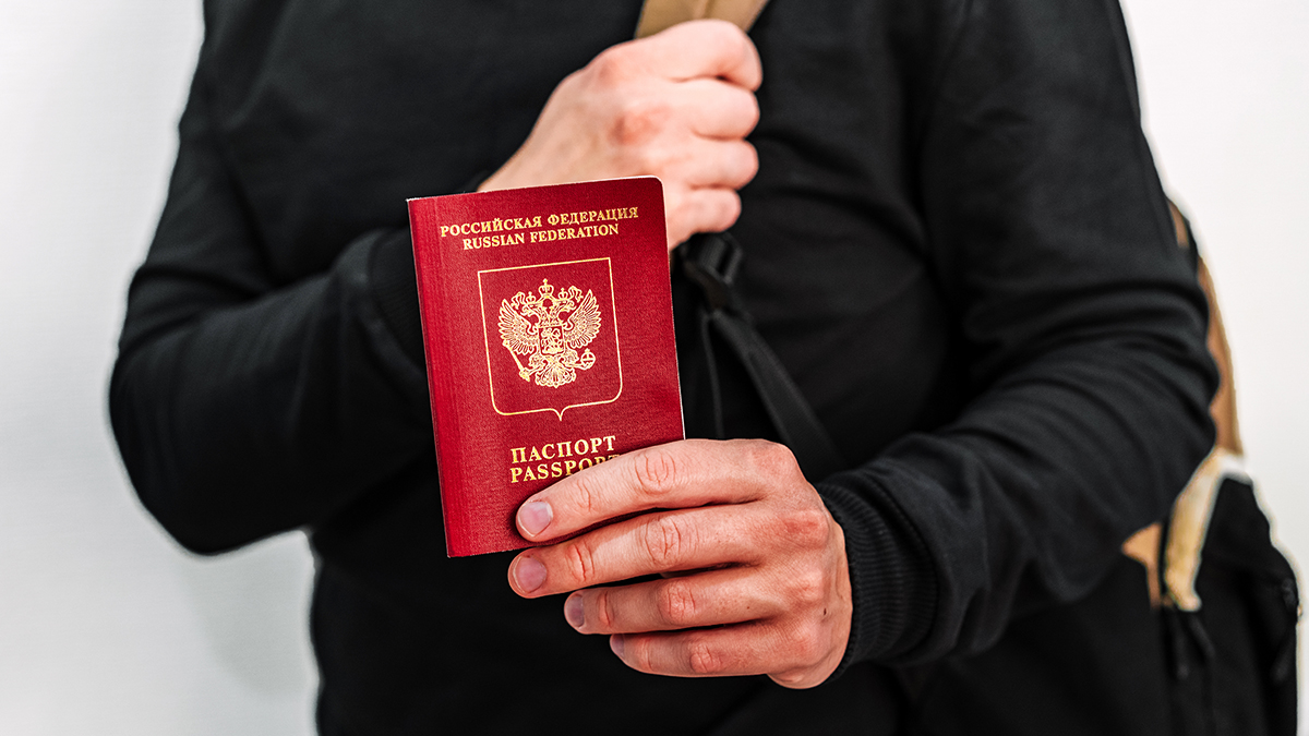 Самые опасные дефекты в загранпаспорте