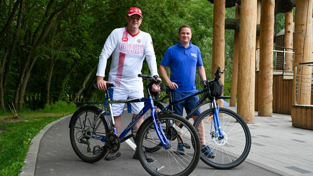 Председатель Мосгордумы Алексей Шапошников и директор парка «Яуза» Александр Сапронов возглавили велопробег «С Россией в сердце»