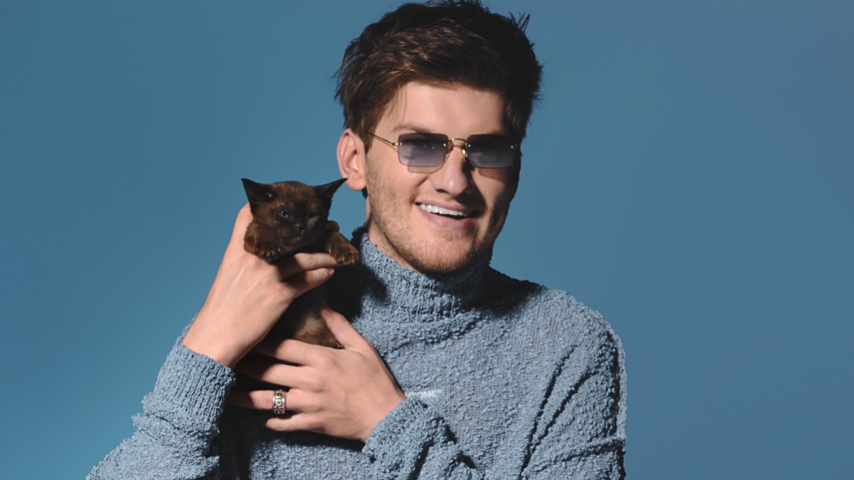 Артист кино и театра Андрей Максимов