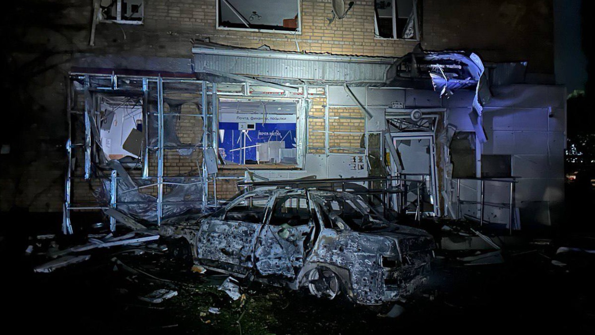 Жильцов пострадавшего от падения ракеты ВСУ дома в Курске эвакуируют в ПВР