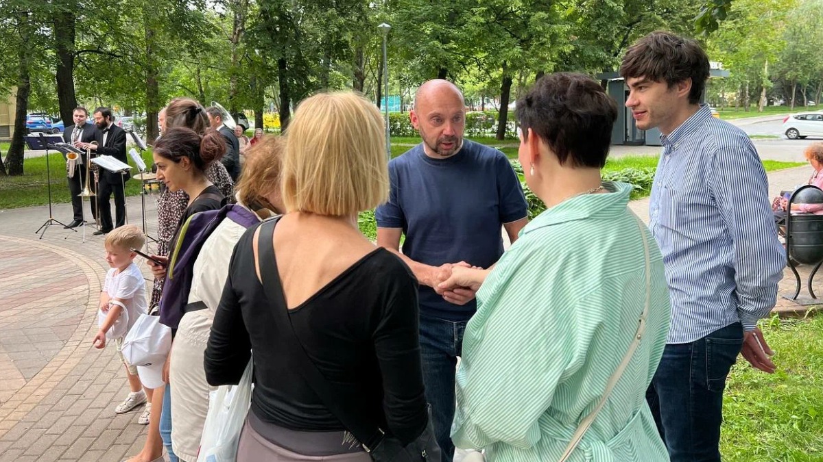 Жители Чертанова Северного проголосовали за проведение благоустройства Школьного парка