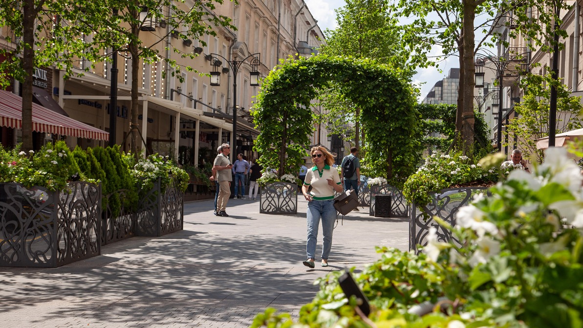 Уникальный прогулочный маршрут предлагает москвичам фестиваль «Лето в Москве. Сады и цветы»