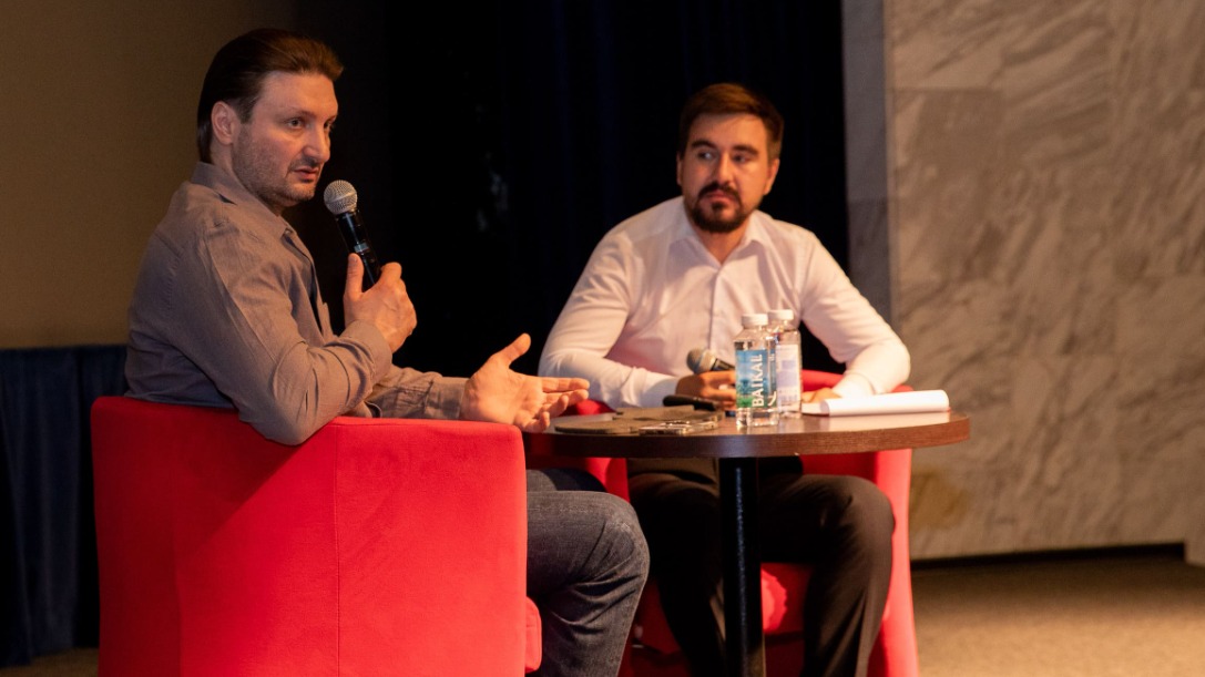 Юные москвичи встретились с народным артистом Эдгардом Запашным в Музее Победы