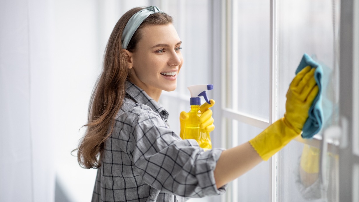 Важно все — от погоды до тряпки: как правильно мыть окна