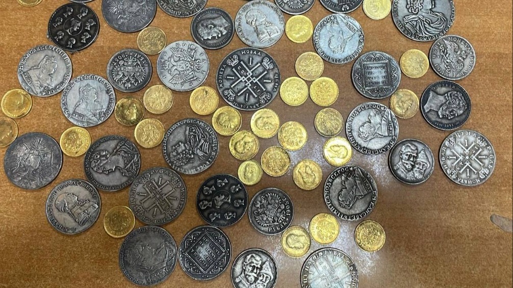 Москвичка купила у мошенника «ценные» монеты за 170 тысяч рублей