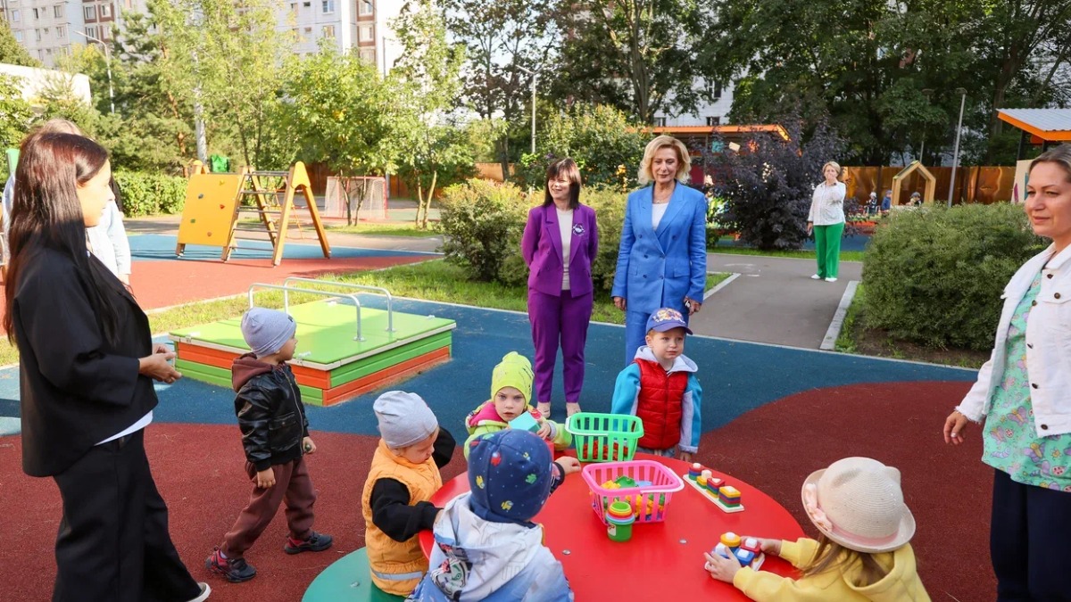 Инна Святенко: Дежурные группы в детских садах в Марьине посещают более 1,5 тыс. малышей