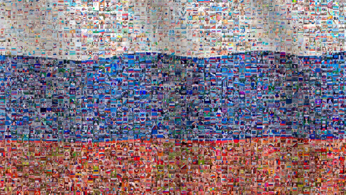 Музей Победы создал всероссийскую онлайн-мозаику в виде триколора