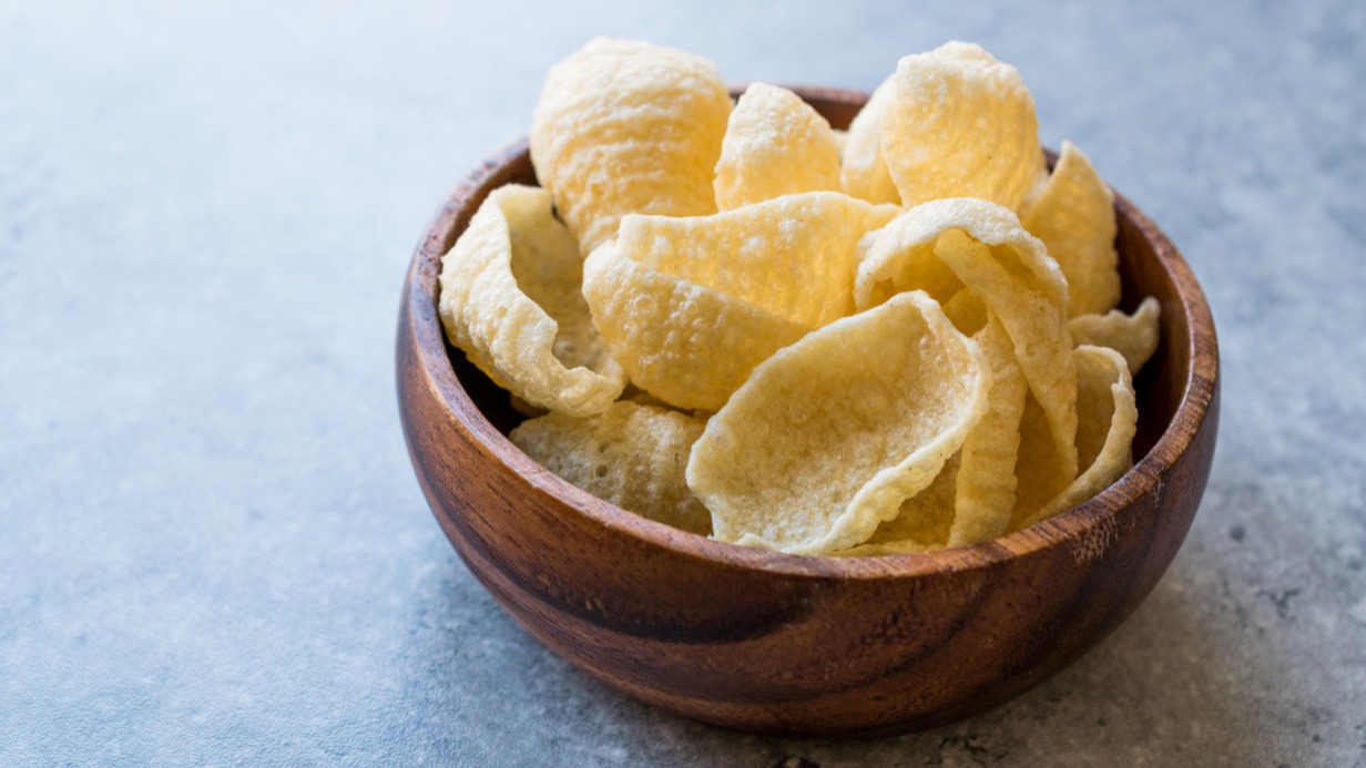 Тяга к соленым и сладким закускам: какие чипсы менее вредны для здоровья