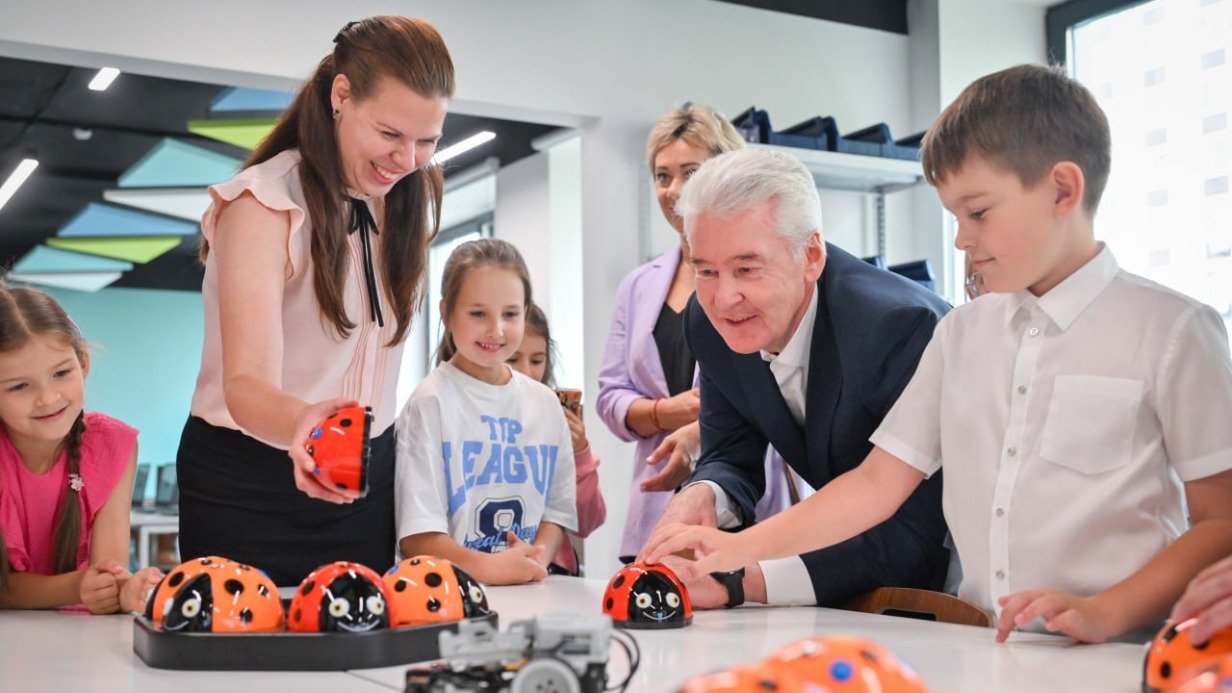 Собянин: Готово первое школьное здание, реконструированное по московскому стандарту