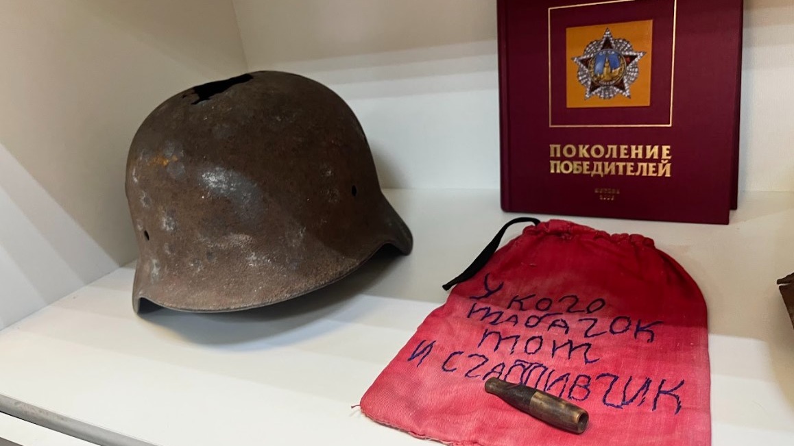 В Клубе ветеранов и патриотического воспитания в Нагорном районе открылся народный музей