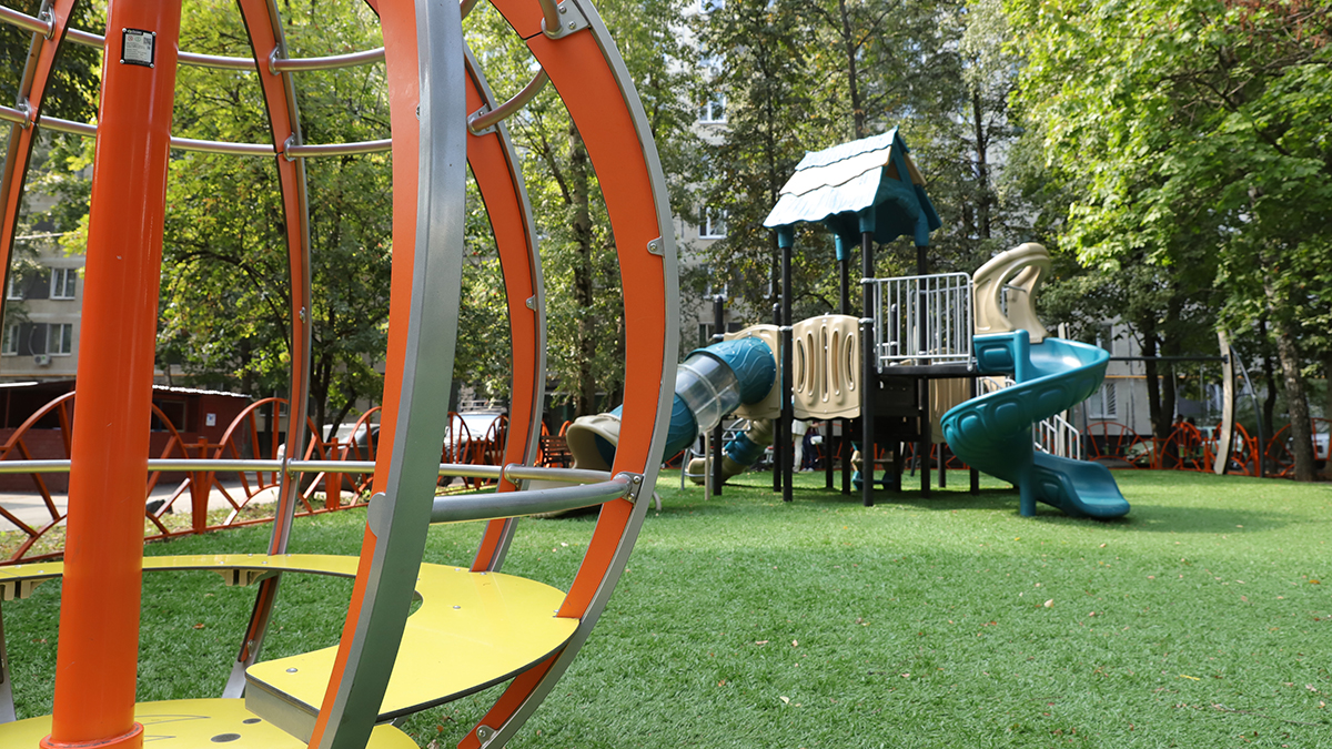 Пожар произошел на детской площадке на юго-востоке Москвы