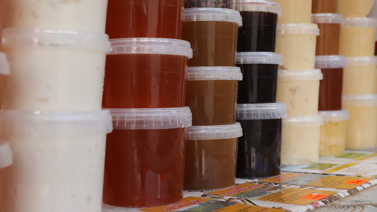 Как столичные ярмарки помогают бойцам СВО и жителям новых регионов