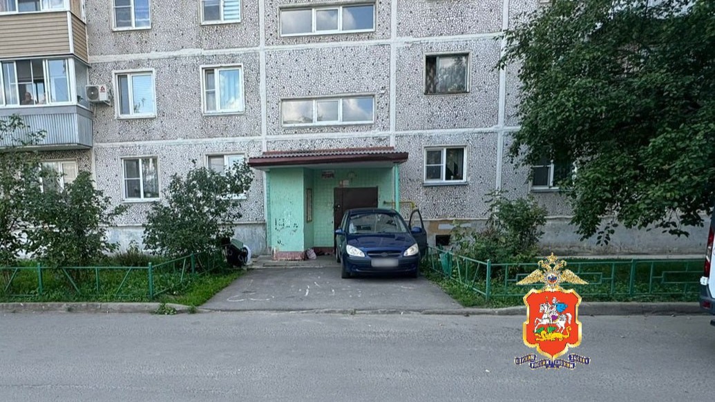 Водитель наехала на женщину с младенцем в коляске у подъезда в Орехово-Зуеве
