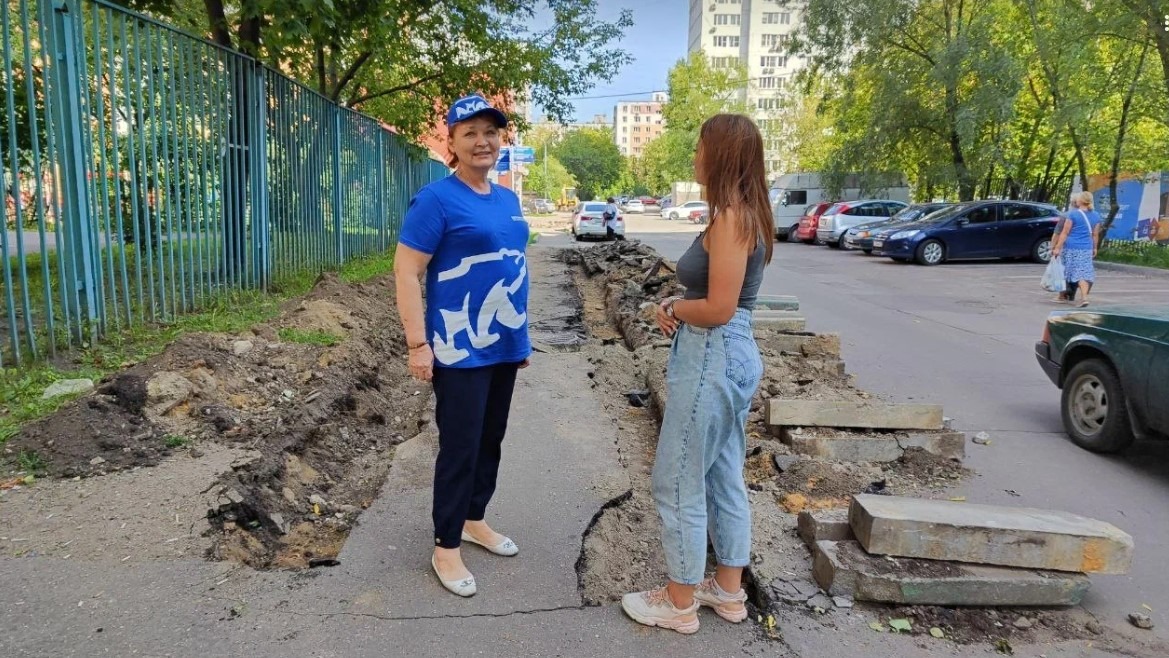 Депутат МГД Стебенкова: Началось благоустройство территории возле школы «Спектр»