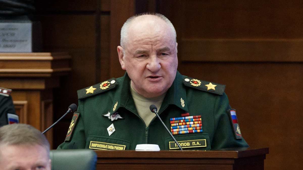 Экс-замминистра обороны Попов пробудет в СИЗО еще полгода по делу о взятках