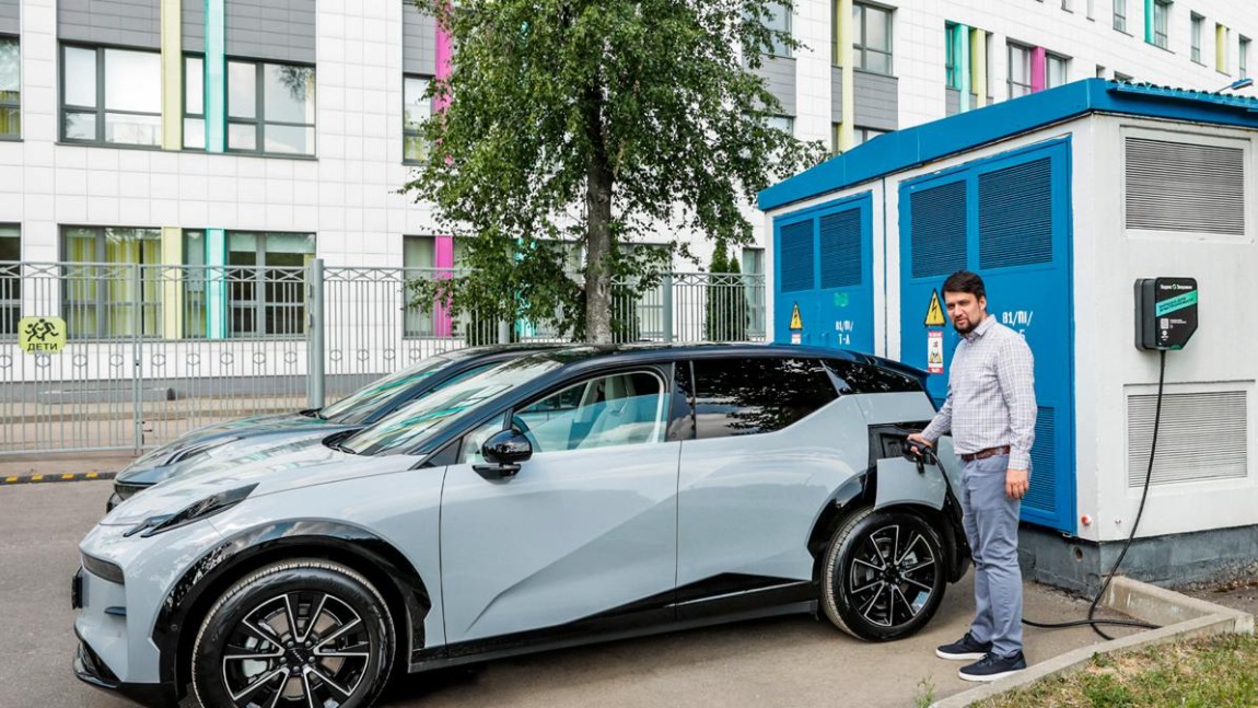 Собянин сообщил о планах развития зарядной инфраструктуры для электротранспорта