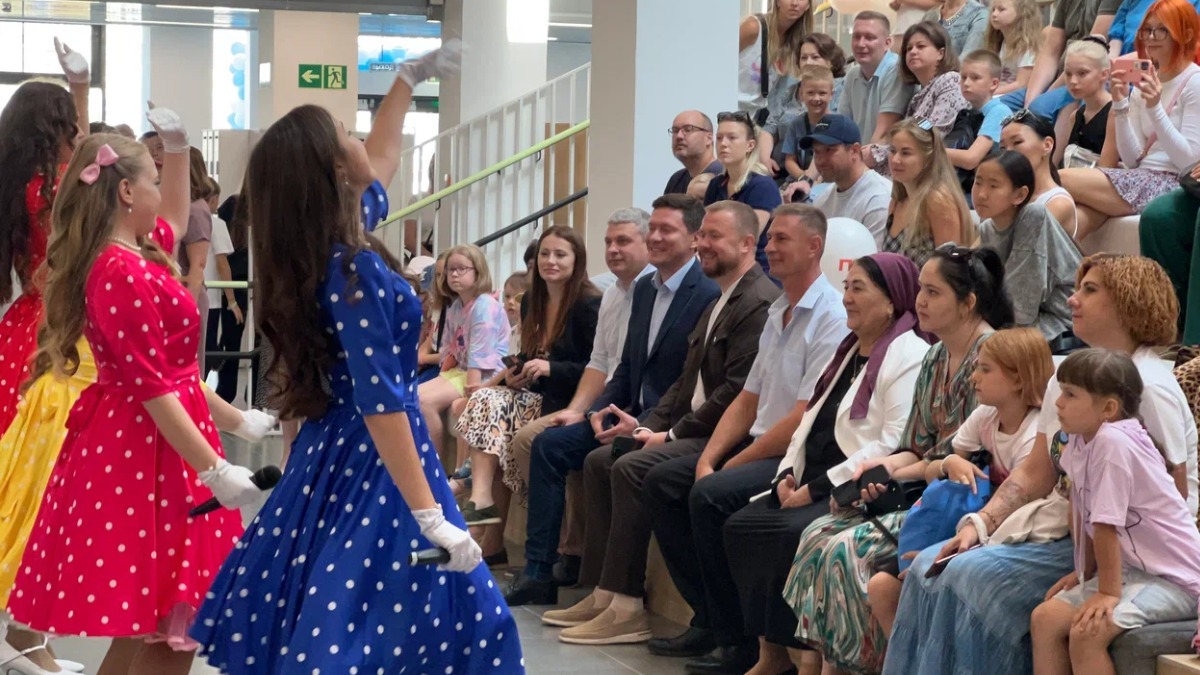 Депутат МГД Александр Козлов принял участие в открытии школы «Теорема»