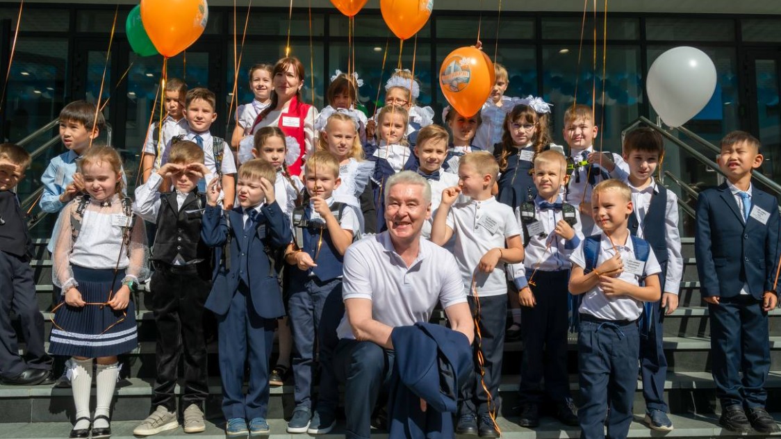 Сергей Собянин поздравил москвичей с Днем знаний