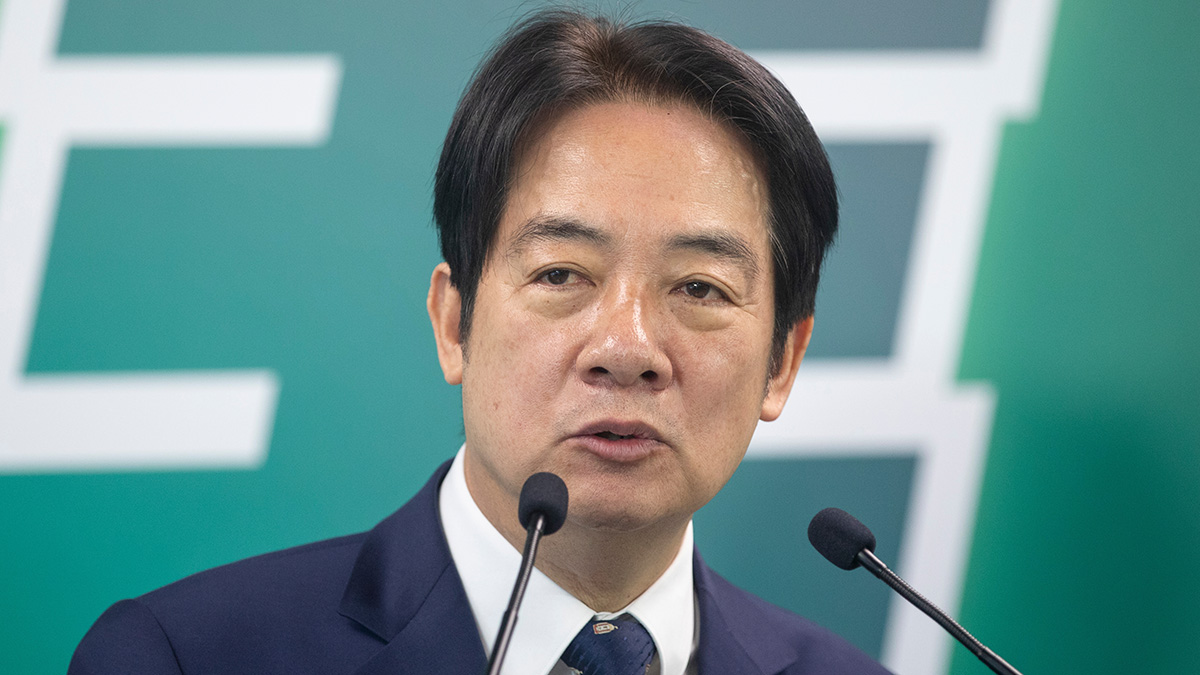 Настоятеля храма стошнило на президента Тайваня в прямом эфире