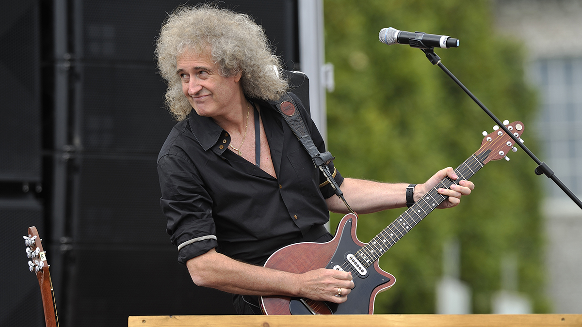 Гитарист Queen Брайан Мэй перенес инсульт 