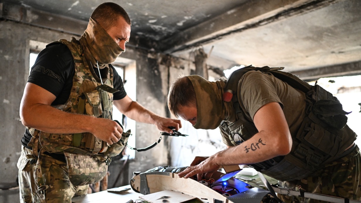 Солдаты 88-й разведывательно-диверсионной бригады «Эспаньола» выполняют боевые задачи