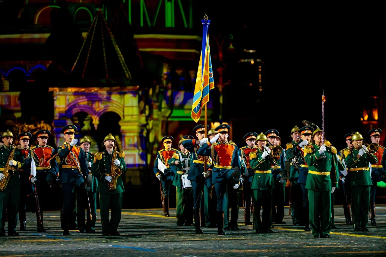 На Красной площади прошло финальное представление Фестиваля «Спасская башня»