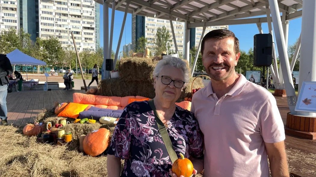 Александр Семенников принял участие в празднике урожая в Ясенево