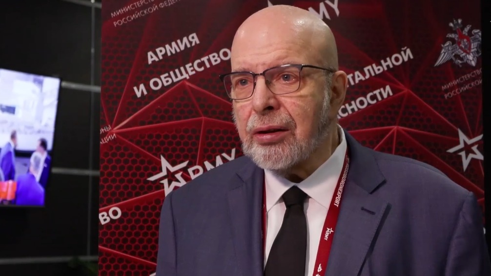 Политологу Дмитрию Саймсу и его жене грозит по 60 лет тюрьмы в США