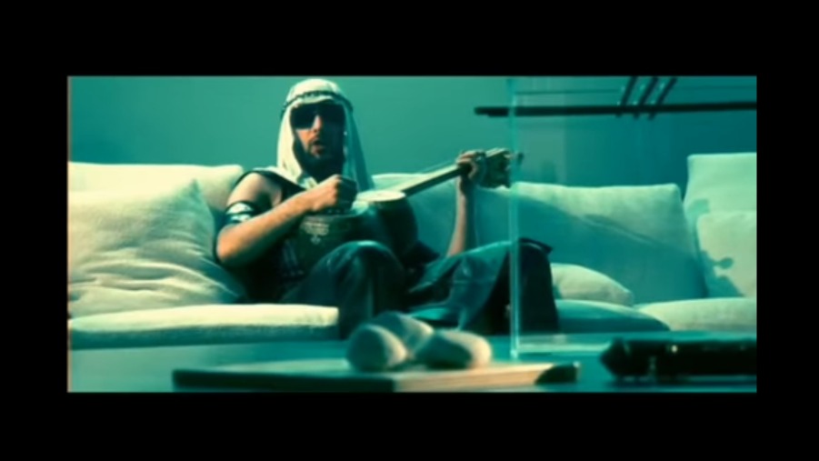 Докружился в белом танце? За что певца Mr. Credo обвинили в мошенничестве