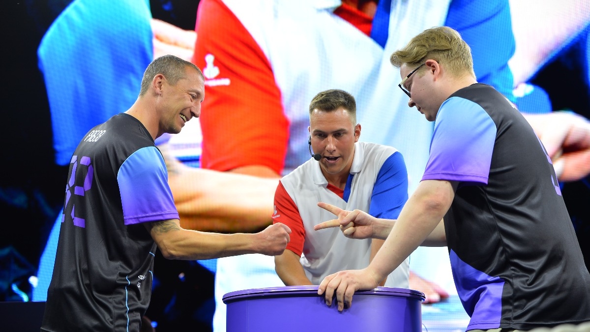 В Москве определили победителя чемпионата по игре «Камень, ножницы, бумага»