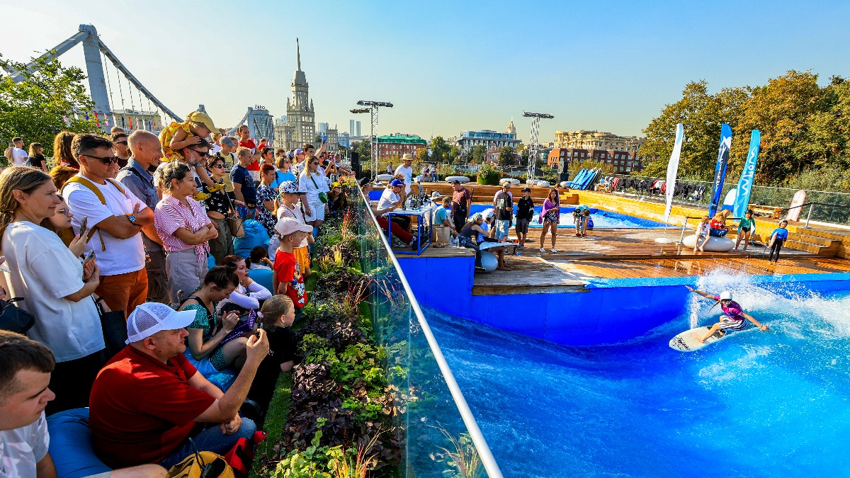 Чемпионат по серфингу на искусственной волне прошел в рамках форума-фестиваля «Москва 2030»