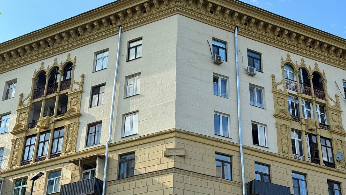 28 домов с медальонами капитально отремонтируют в Москве