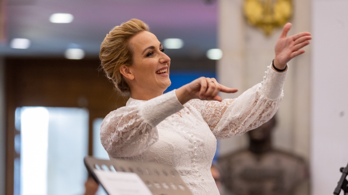 Свыше 300 «серебряных артистов» поздравили Москву с днем рождения