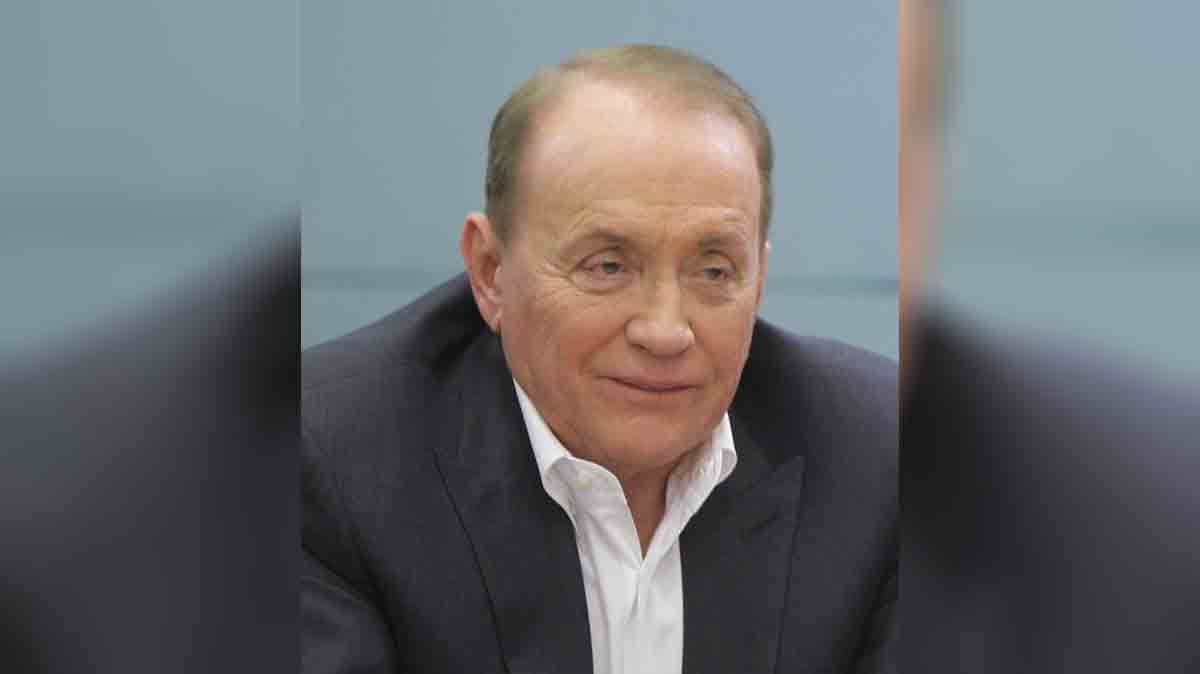 Первый канал изменил сетку вещания и анонсировал программу памяти Маслякова