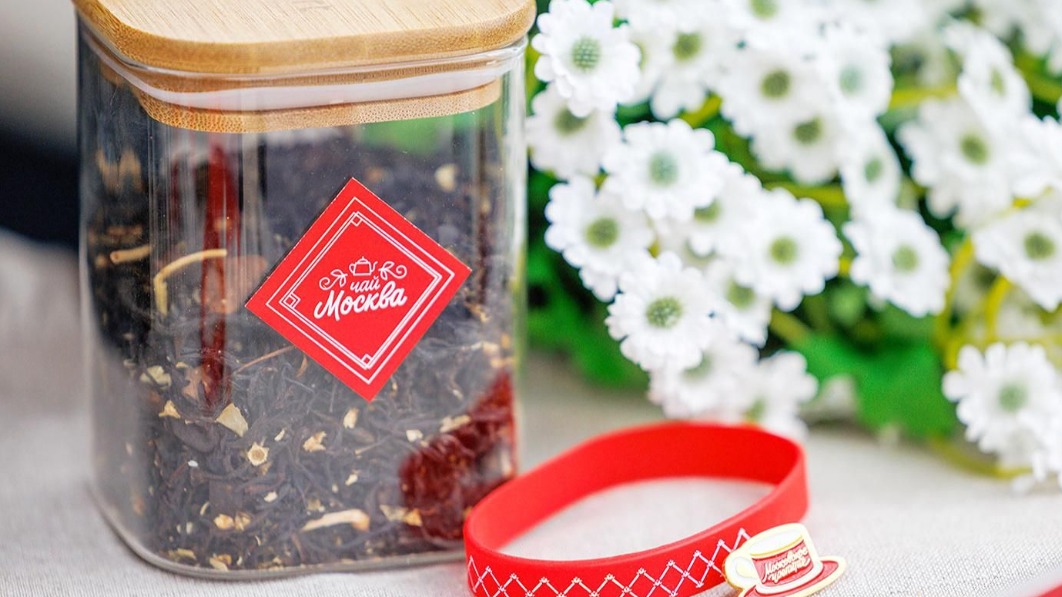 Жители столицы выбрали новый символ гостеприимства города — чай «Москва»