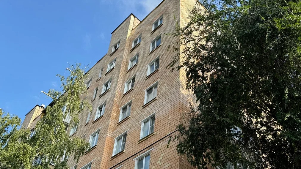 Капитальный ремонт кирпичного дома в районе Войковский завершат к концу года