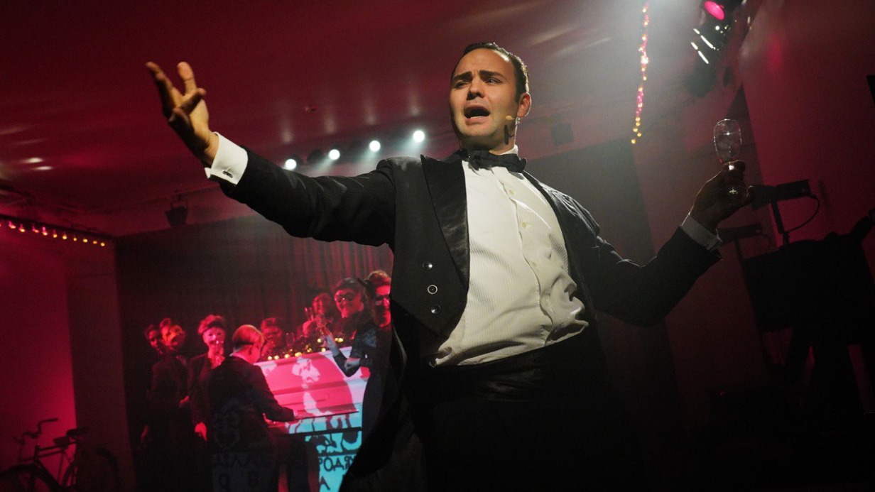 Премьерный показ спектакля «Серебряный век» пройдет в театре «МОСТ» 19 сентября