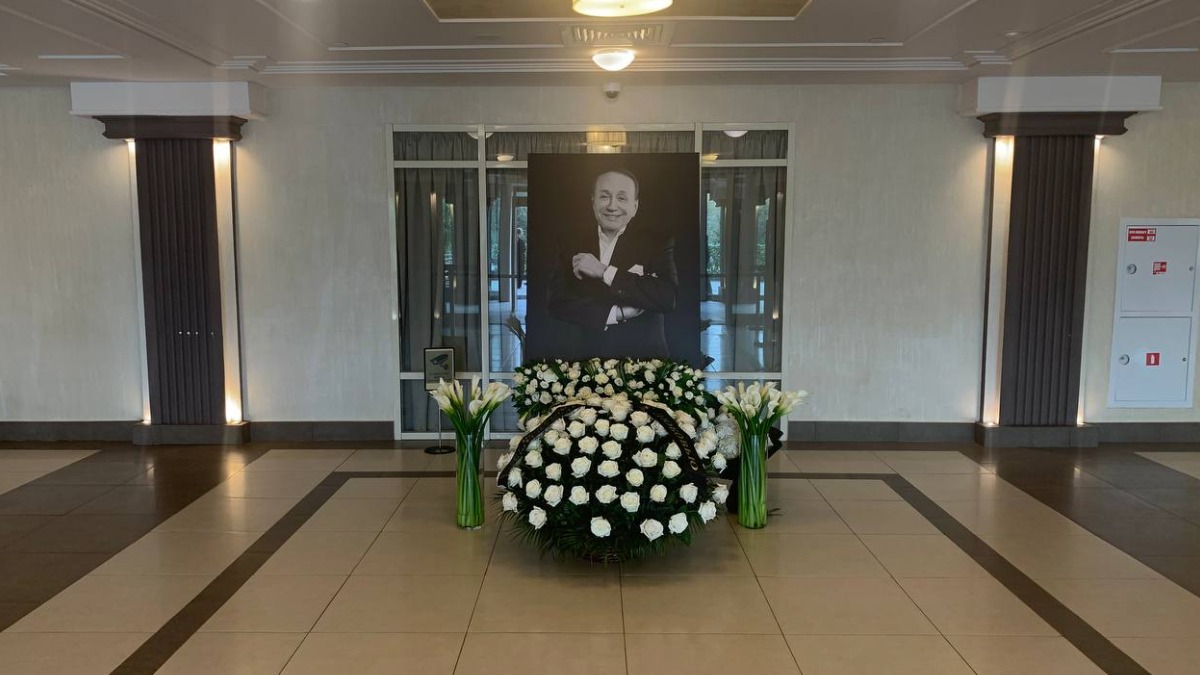 Якубович, Эрнст и братья Запашные пришли проститься с Масляковым