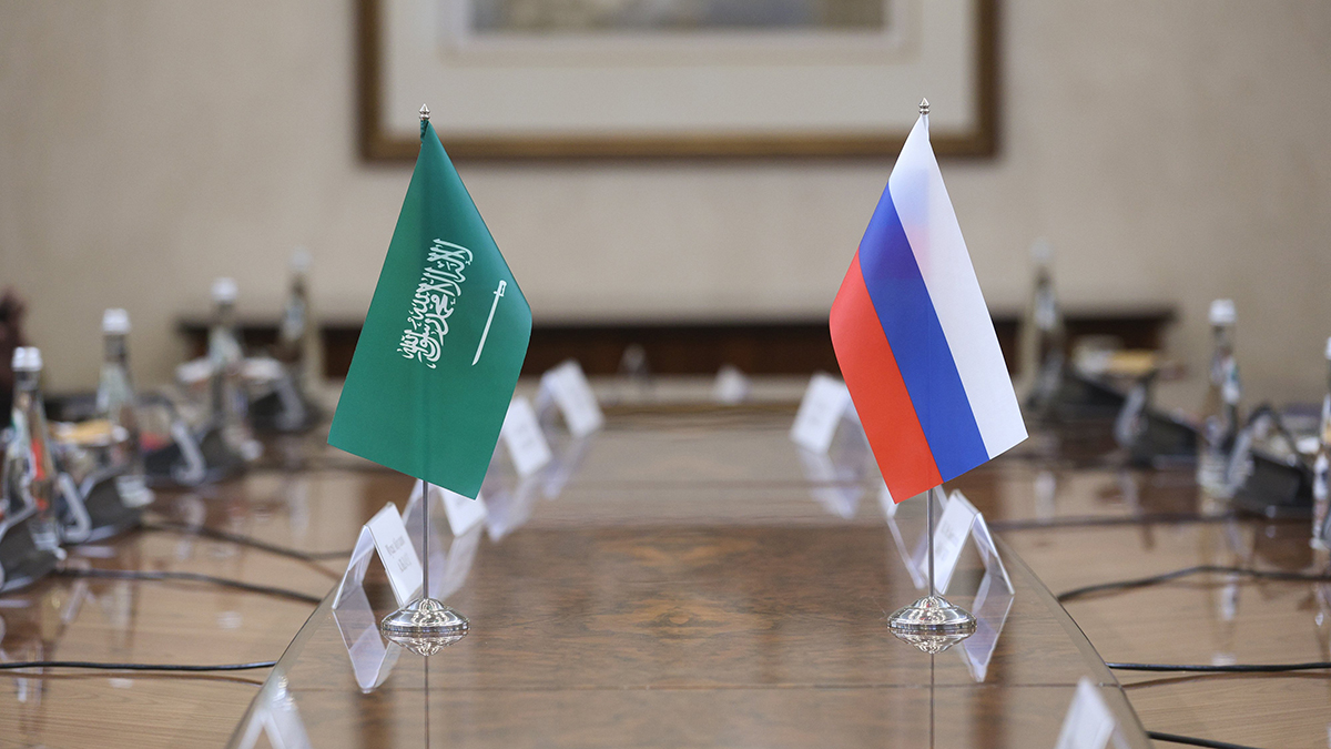 Россия и Саудовская Аравия подписали соглашение об отмене визовых требований