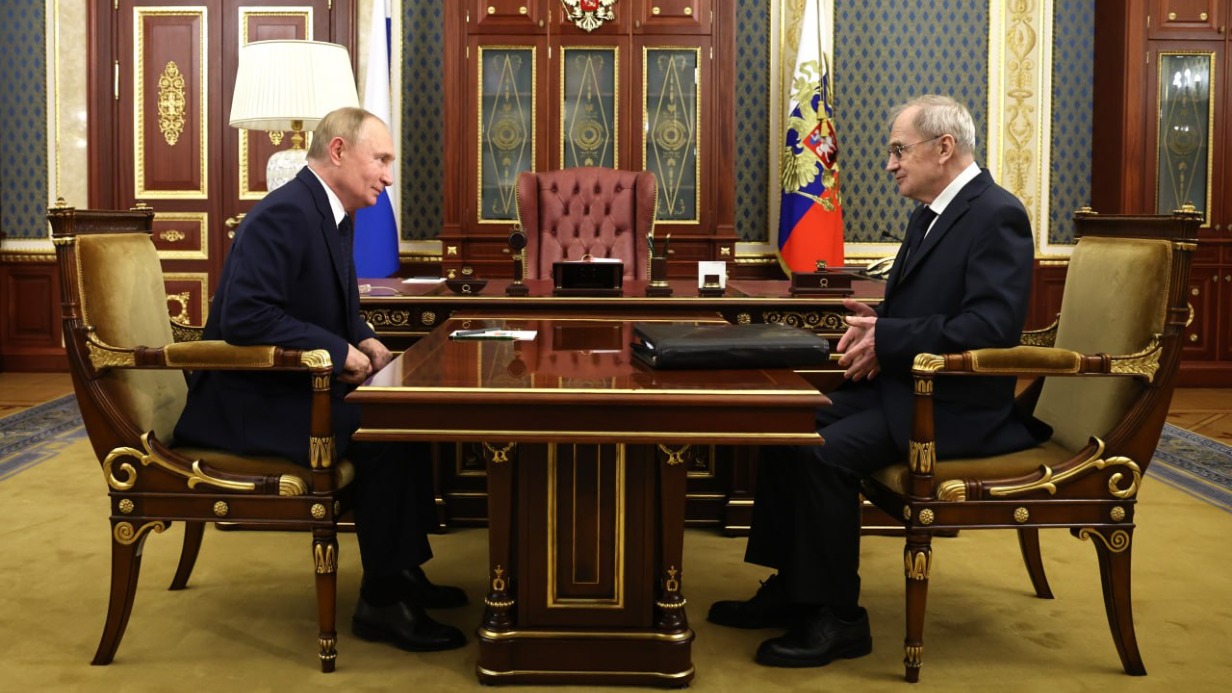 Путин провел встречу с председателем Конституционного суда Зорькиным