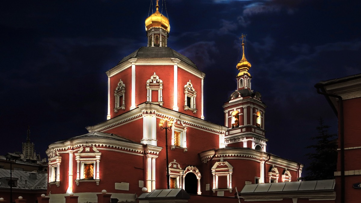 Храм Святых Апостолов Петра и Павла у Яузских ворот получит архитектурно-художественную подсветку