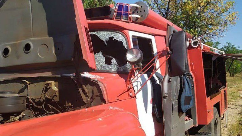 Три сотрудника МЧС России пострадали из-за падения беспилотника в ДНР