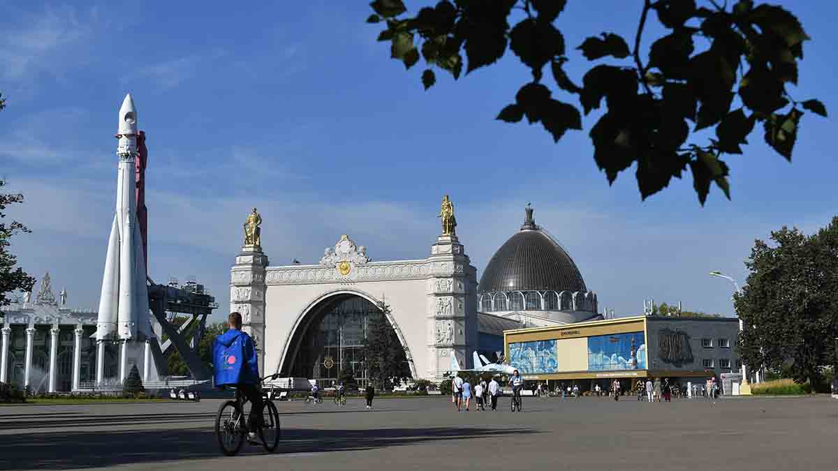 Светодинамический фонтан появится под ракетой-носителем «Восток» на ВДНХ