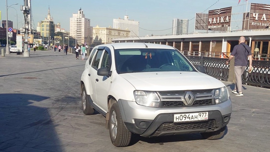 Почти 42 тысячи случаев парковки на набережных Москвы выявила МАДИ с начала года