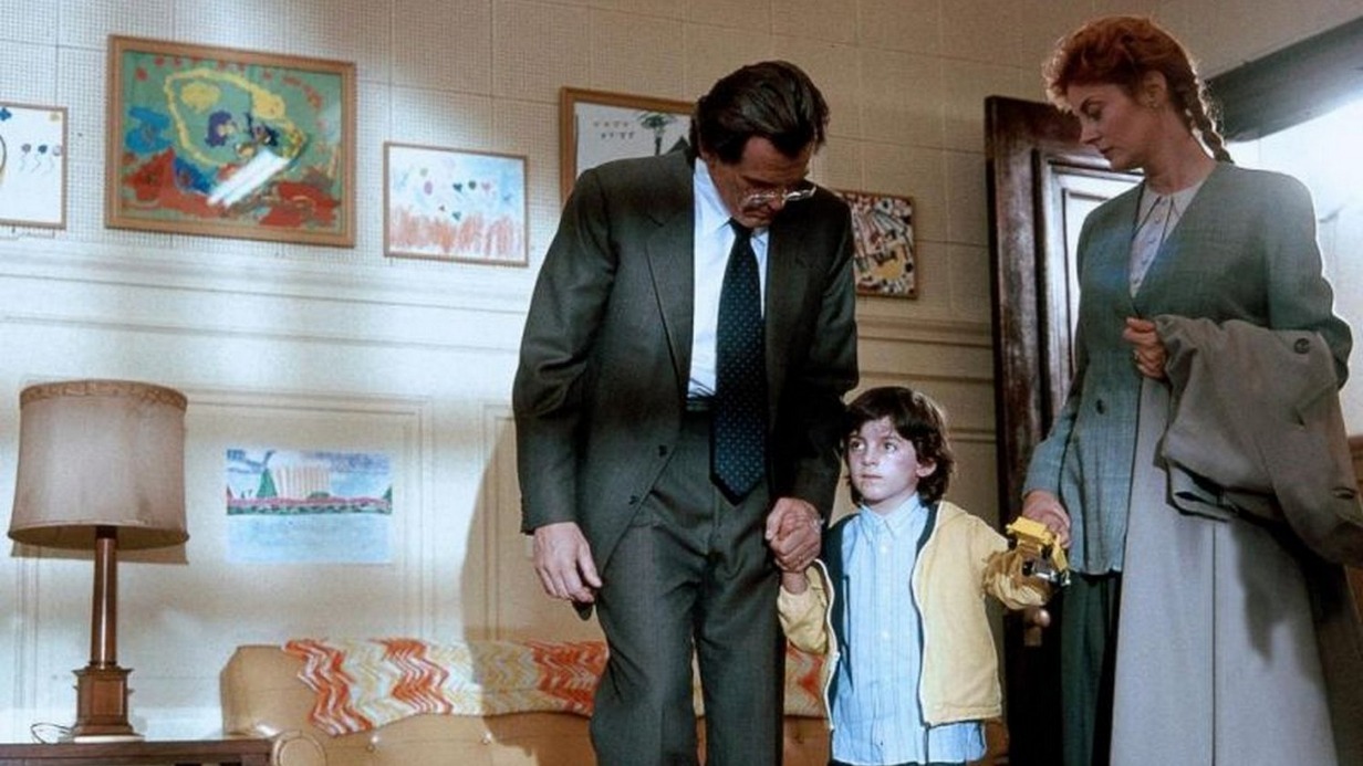 Кадр из фильма «Масло Лоренцо»: родители Аугусто (Ник Нолти) и Микаэла (Сьюзан Сарандон) Одоне изобрели для сына Лоренцо (Зак О’Мэлли Гринберг) лекарство от редкого генетического заболевания