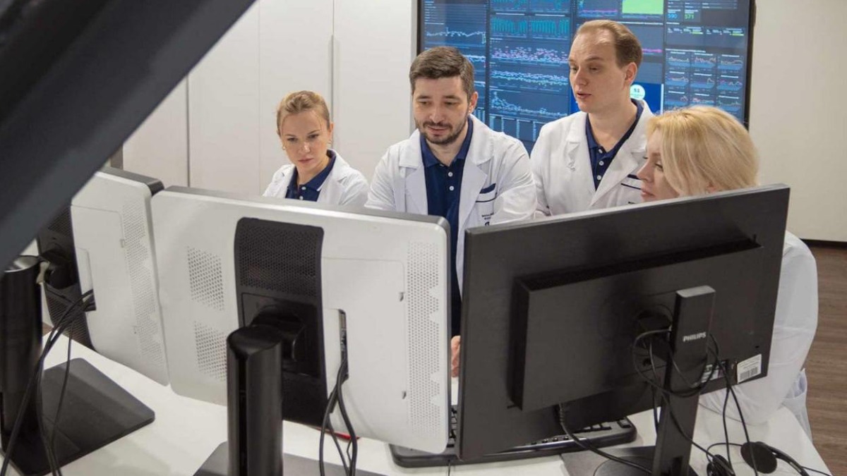 Собянин: ИИ становится базовой технологией диагностики и лечения в Москве