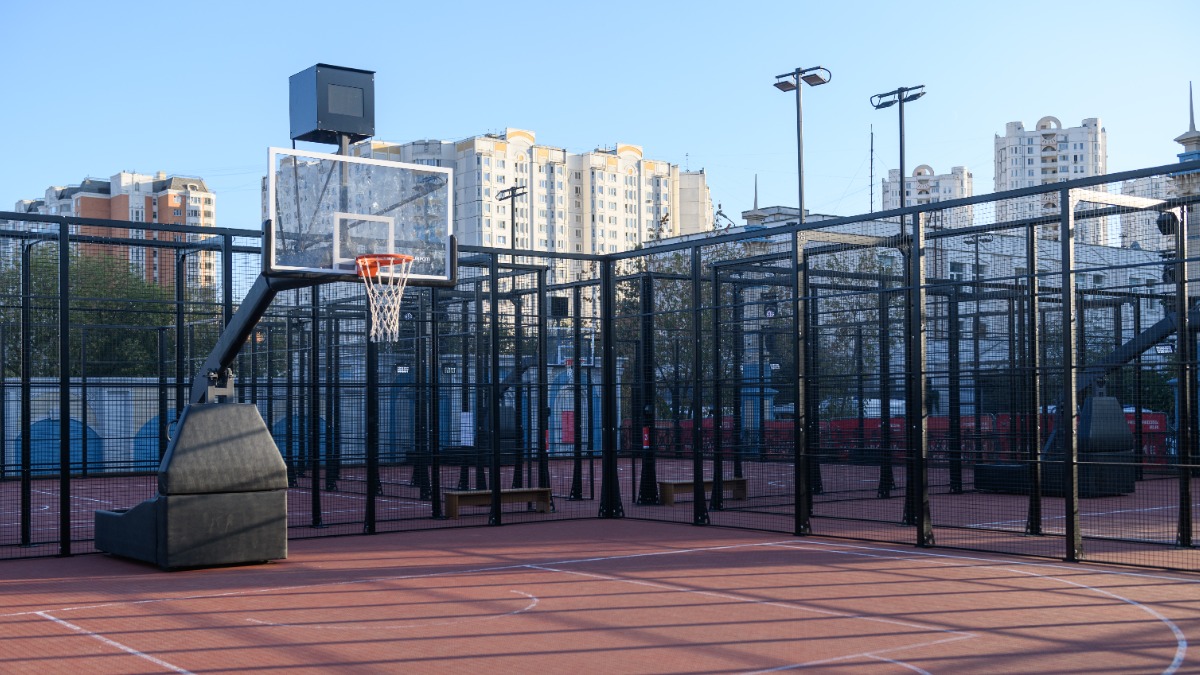 Баскетбол на улицах города: фестиваль «Лето в Москве» открыл для жителей столицы возможности стритбола