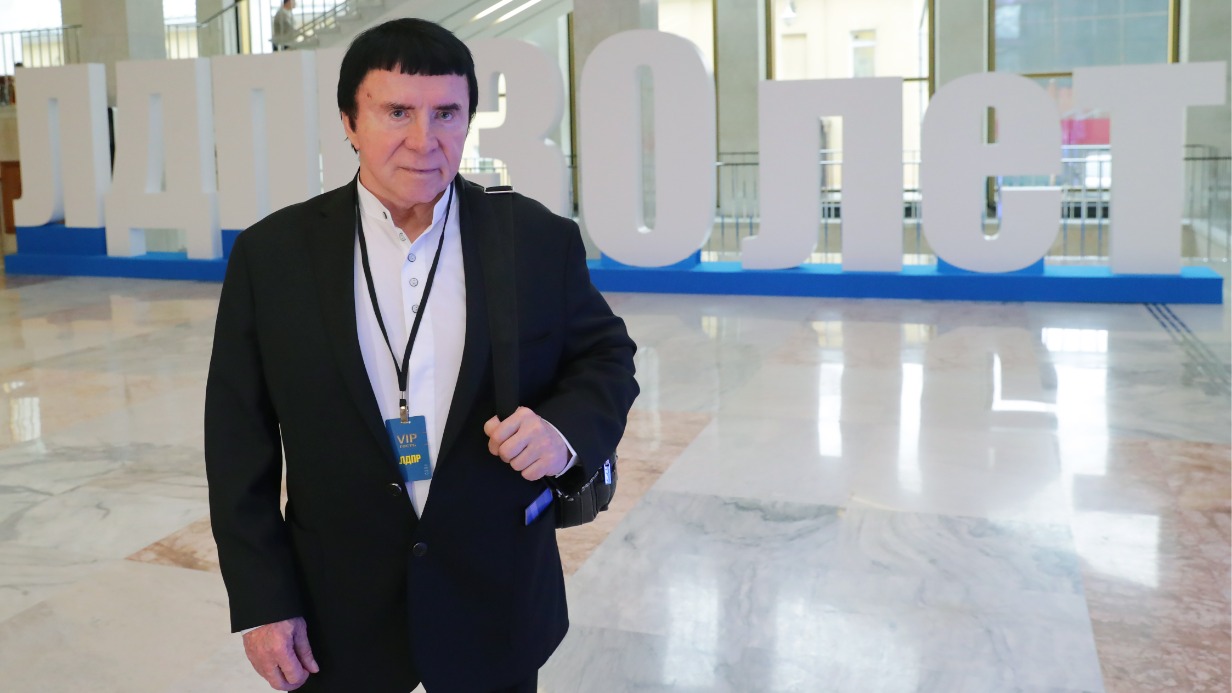 Зарабатывает на кризисе: в чем феномен Кашпировского и как он манипулирует людьми